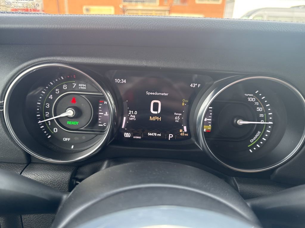 Used 2023 Jeep Wrangler Unlimited Sahara w/ Cold Weather Group image 16