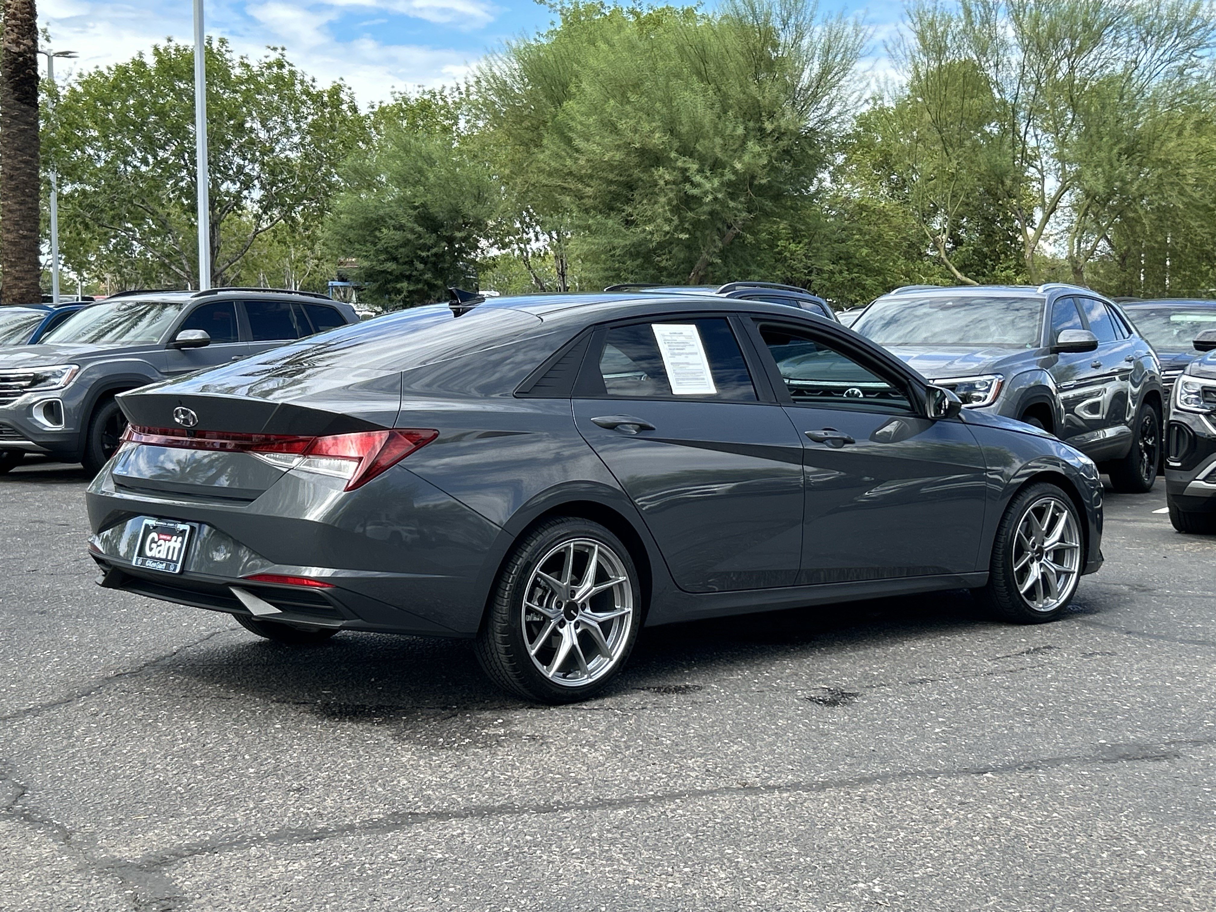 Used 2023 Hyundai Elantra SEL w/ Convenience Package FWD image 4
