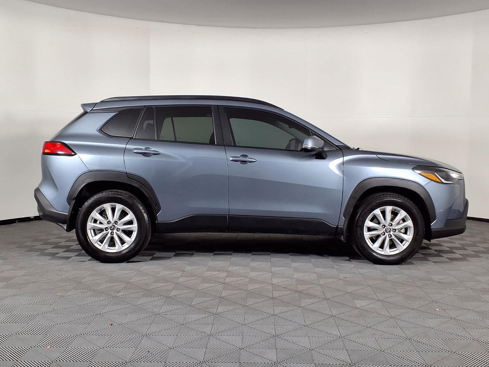 Used 2024 Toyota Corolla Cross LE image 28