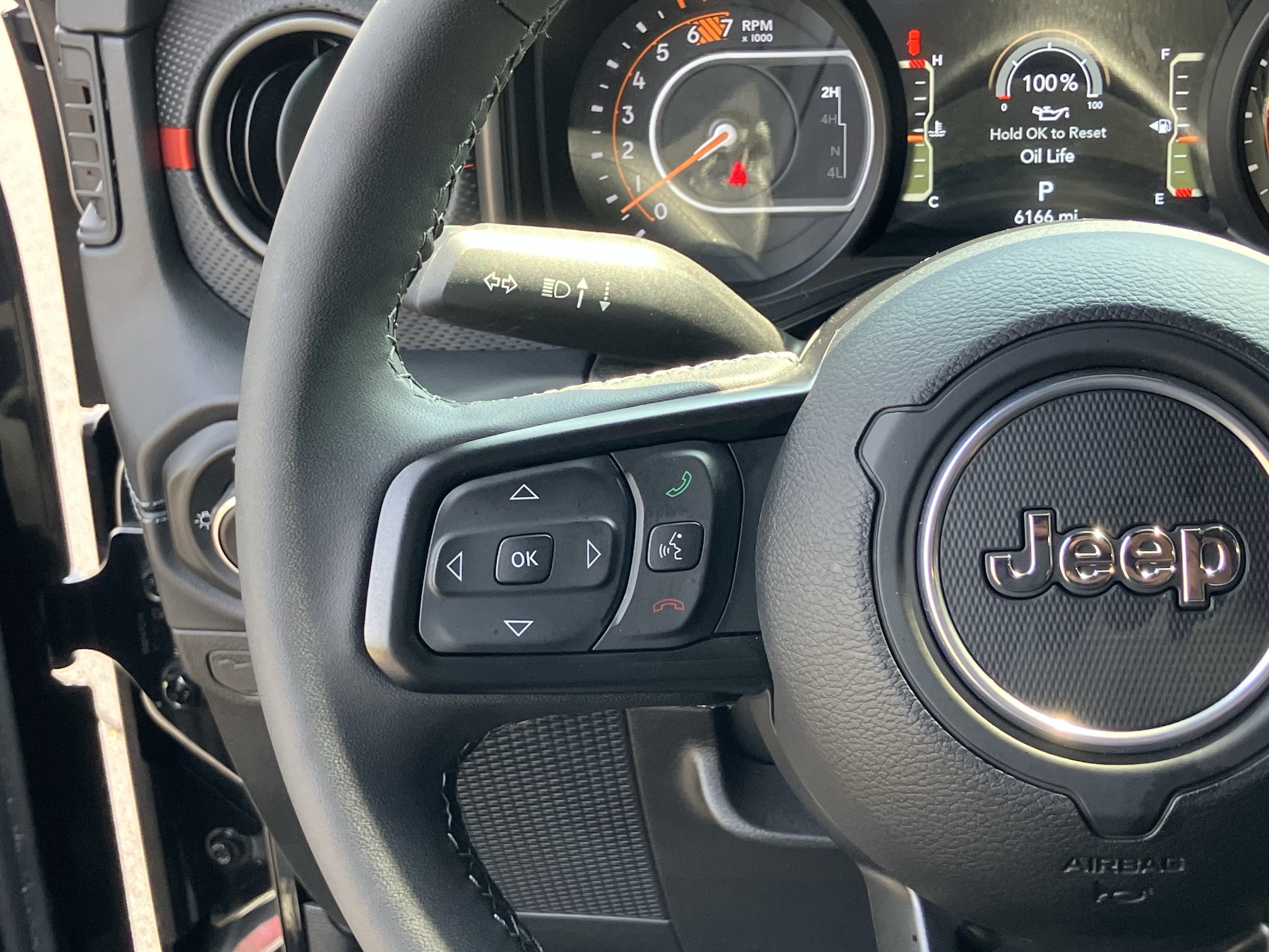 Used 2025 Jeep Wrangler Unlimited Rubicon AWD/4WD image 21