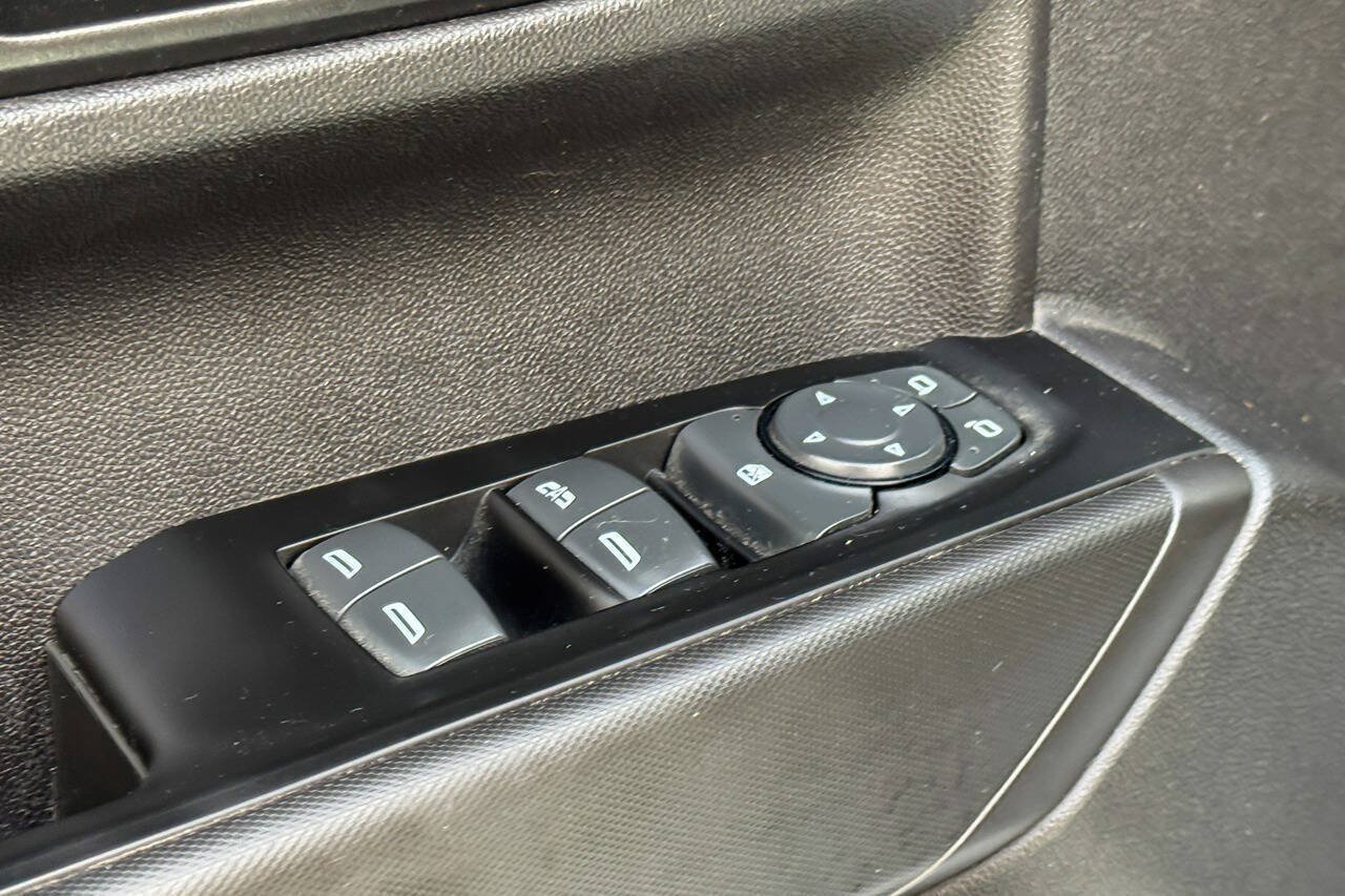 Used 2022 Chevrolet Silverado 1500 Custom AWD/4WD image 27
