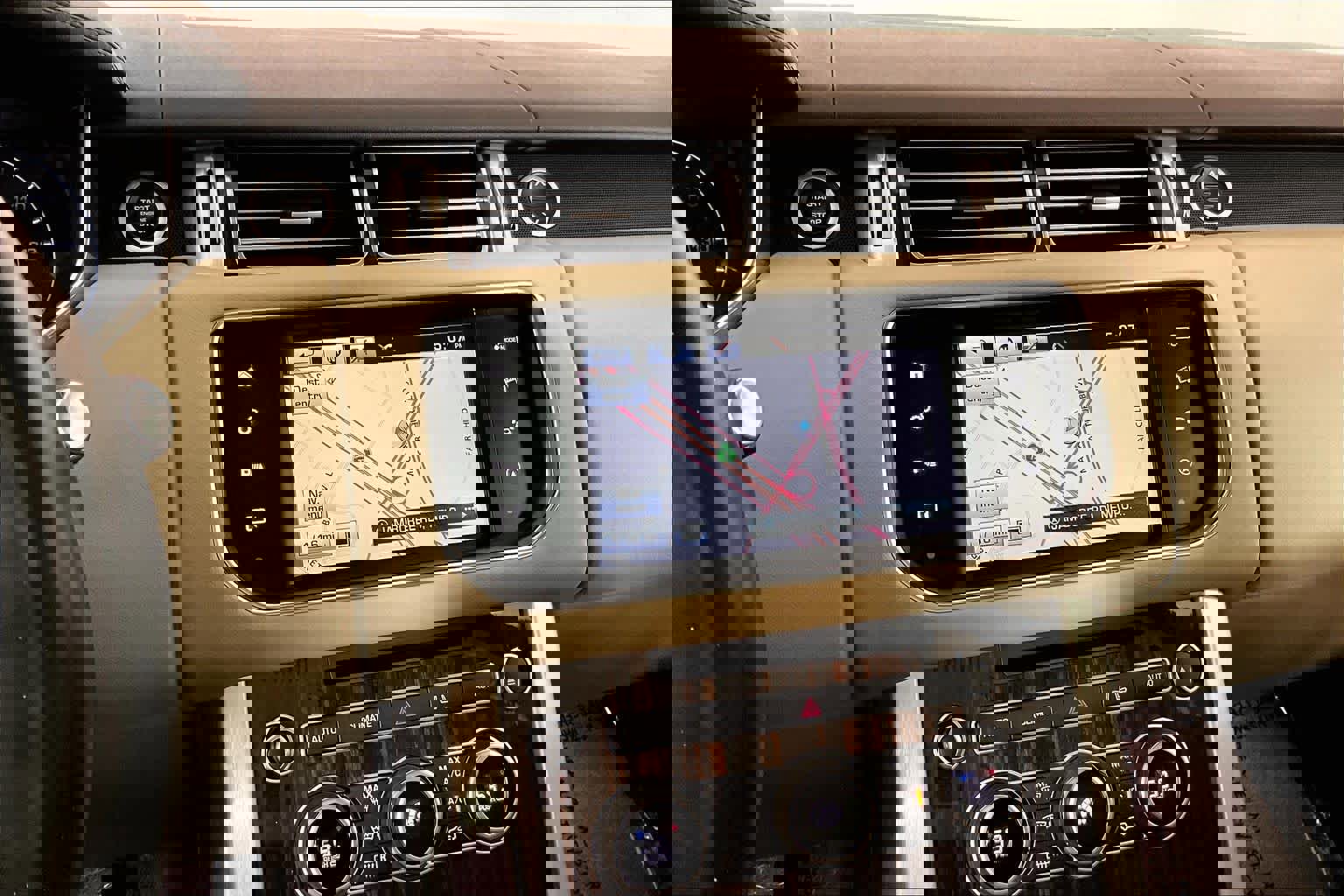 Used 2016 Land Rover Range Rover image 6