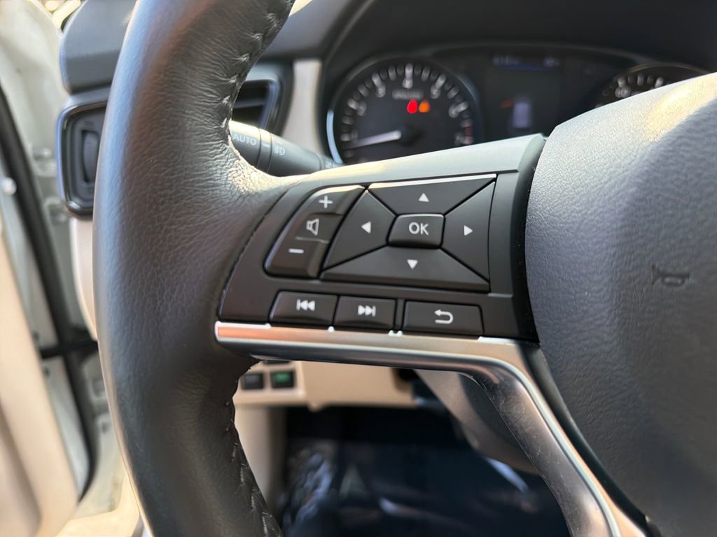 Used 2018 Nissan Rogue SL w/ Premium Package FWD image 27