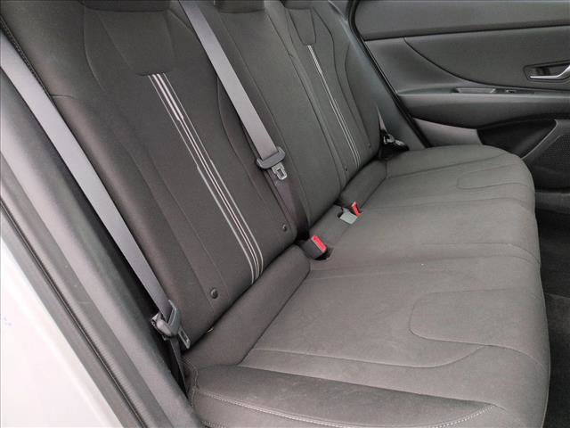 Used 2022 Hyundai Elantra SEL w/ Convenience Package image 18
