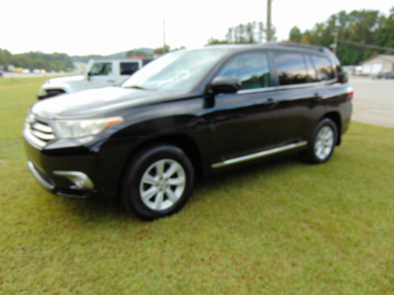 Used 2012 Toyota Highlander SE w/ Tow Pkg AWD/4WD image 23