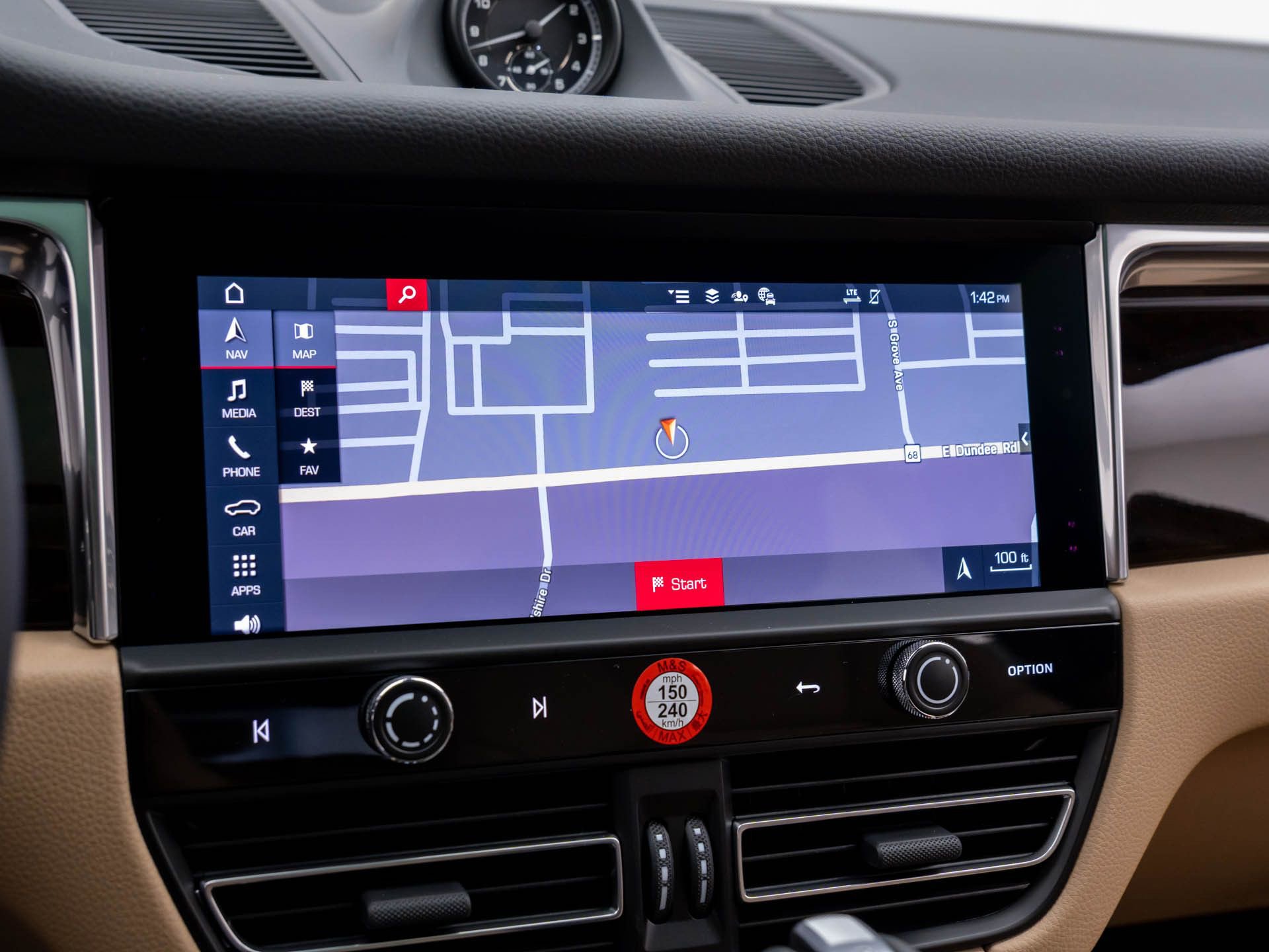 Certified 2026 Porsche Macan image 24