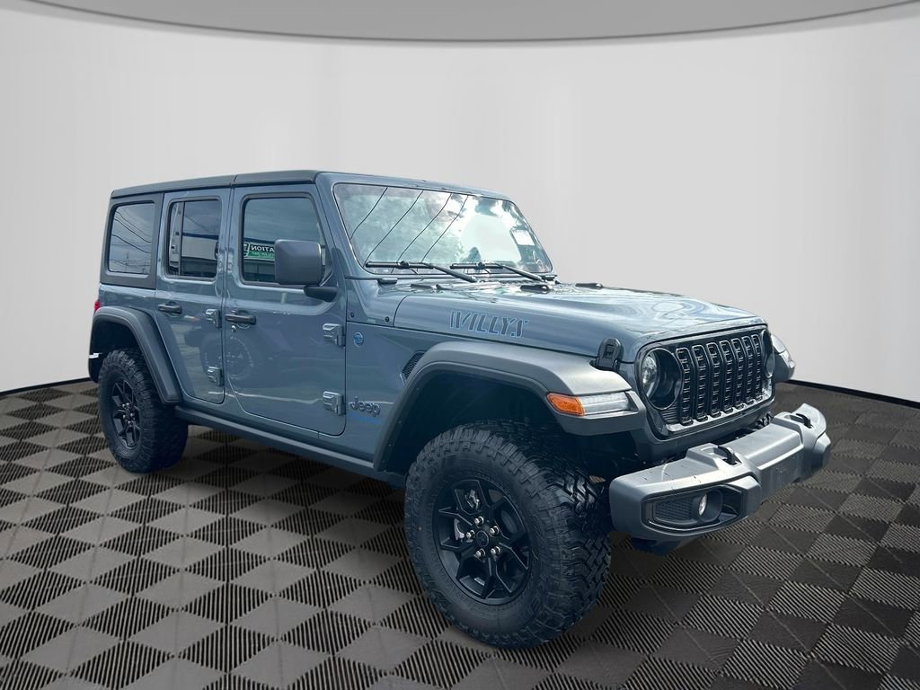 Used 2025 Jeep Wrangler Sport image 3