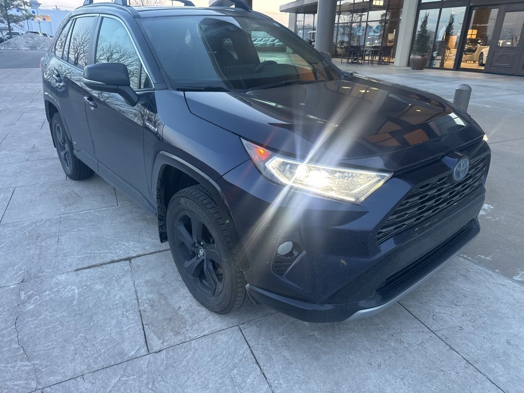 Used 2021 Toyota RAV4 XSE image 2