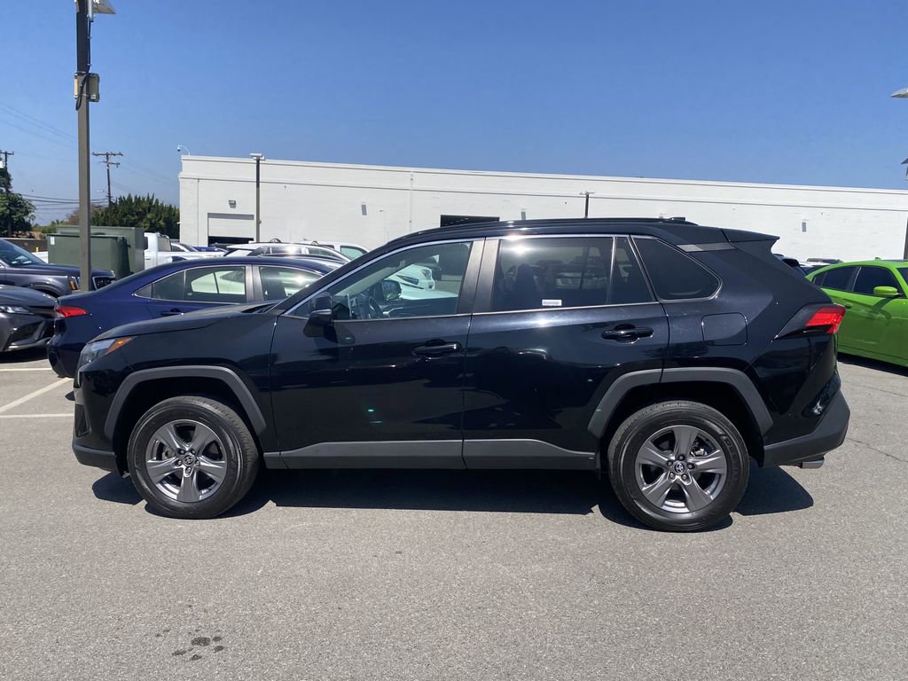 Used 2024 Toyota RAV4 XLE AWD/4WD image 2