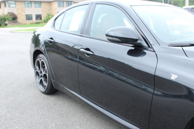 Used 2024 Alfa Romeo Giulia Ti AWD/4WD image 47