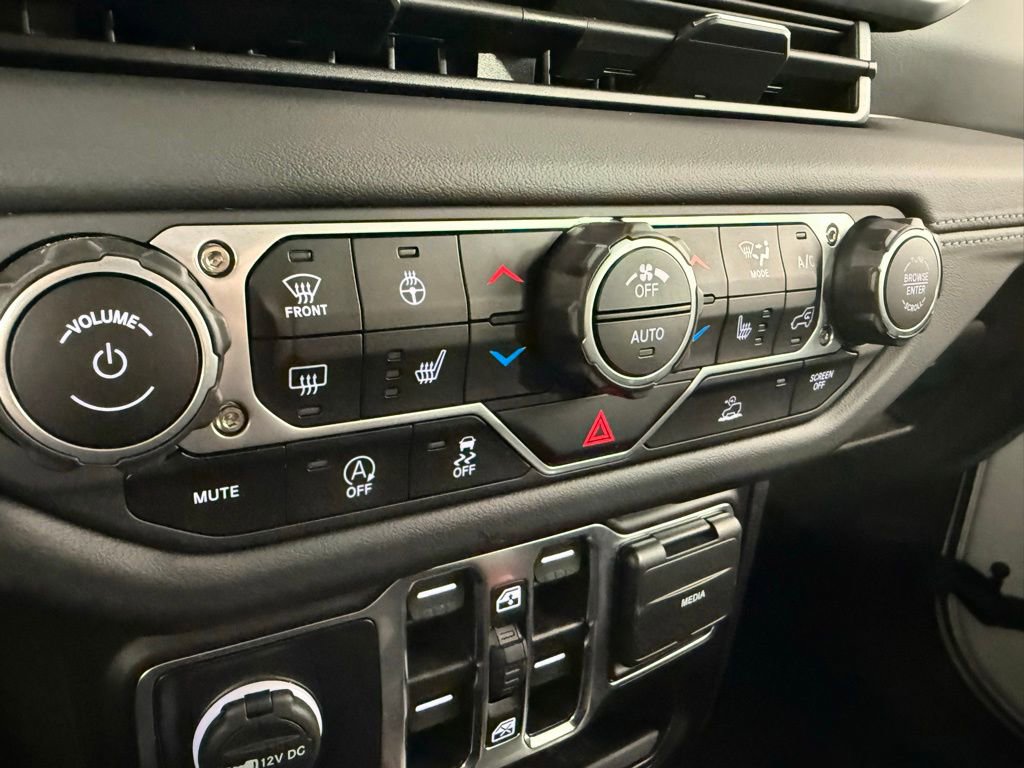 Used 2025 Jeep Gladiator Sport AWD/4WD image 29