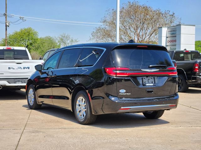 New 2026 Chrysler Pacifica Select FWD image 4
