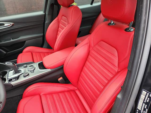 Used 2024 Alfa Romeo Giulia Veloce image 30