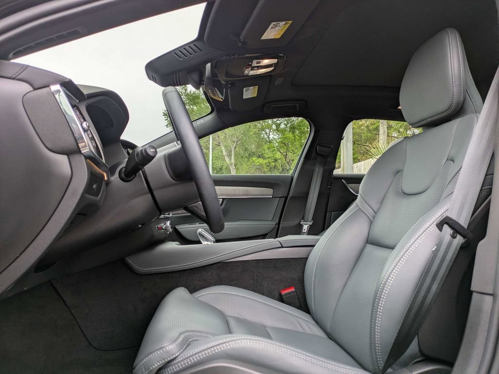 Used 2023 Volvo S90 B6 Ultimate w/ Protection Package Premier AWD/4WD video 2