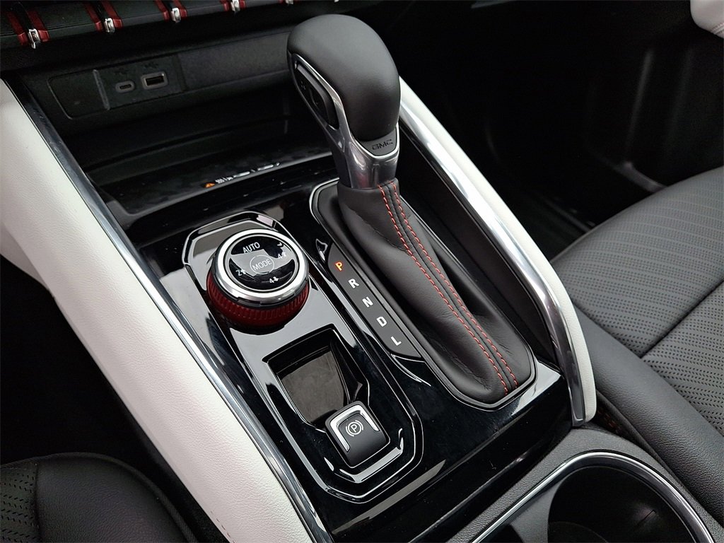 Used 2025 GMC Canyon AT4 w/ AT4X AEV Edition image 16