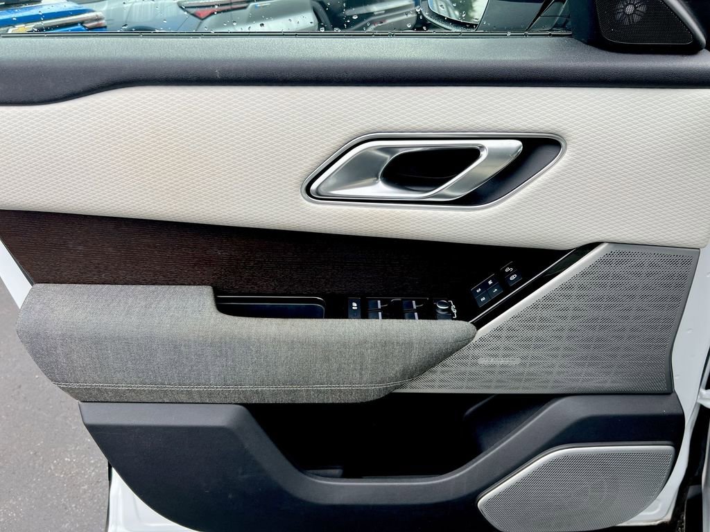 Used 2018 Land Rover Range Rover Velar image 19