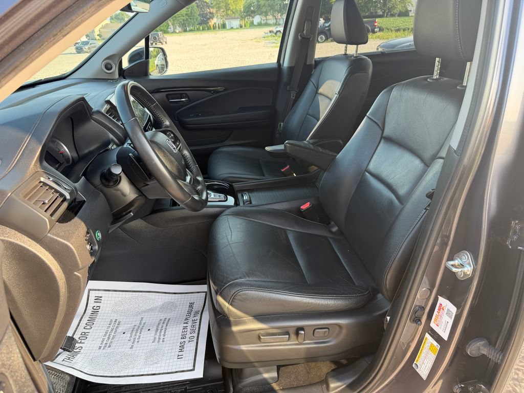 Used 2019 Honda Pilot Touring image 3