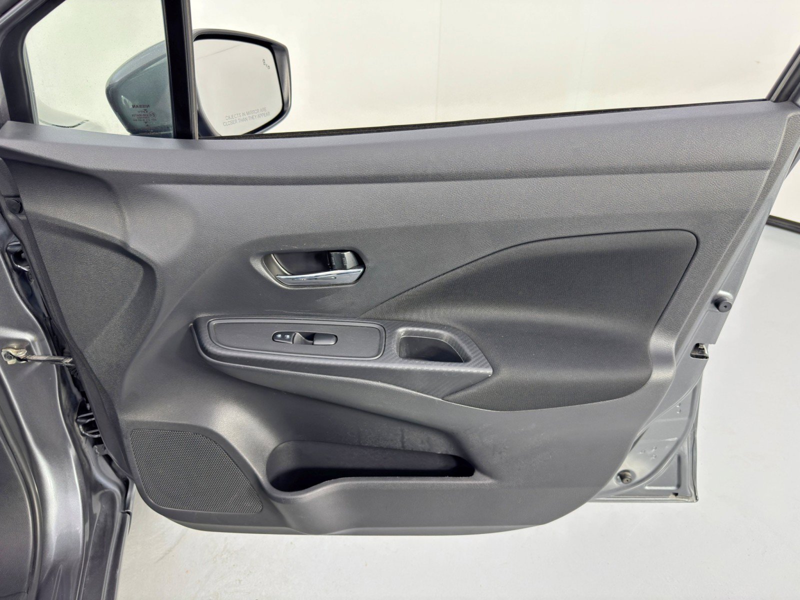 Used 2021 Nissan Versa SV image 35