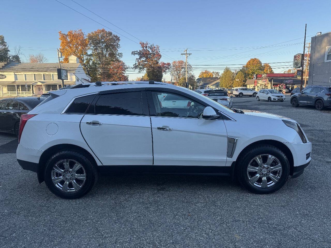 Used 2015 Cadillac SRX Luxury w/ Driver Awareness Package FWD image 6