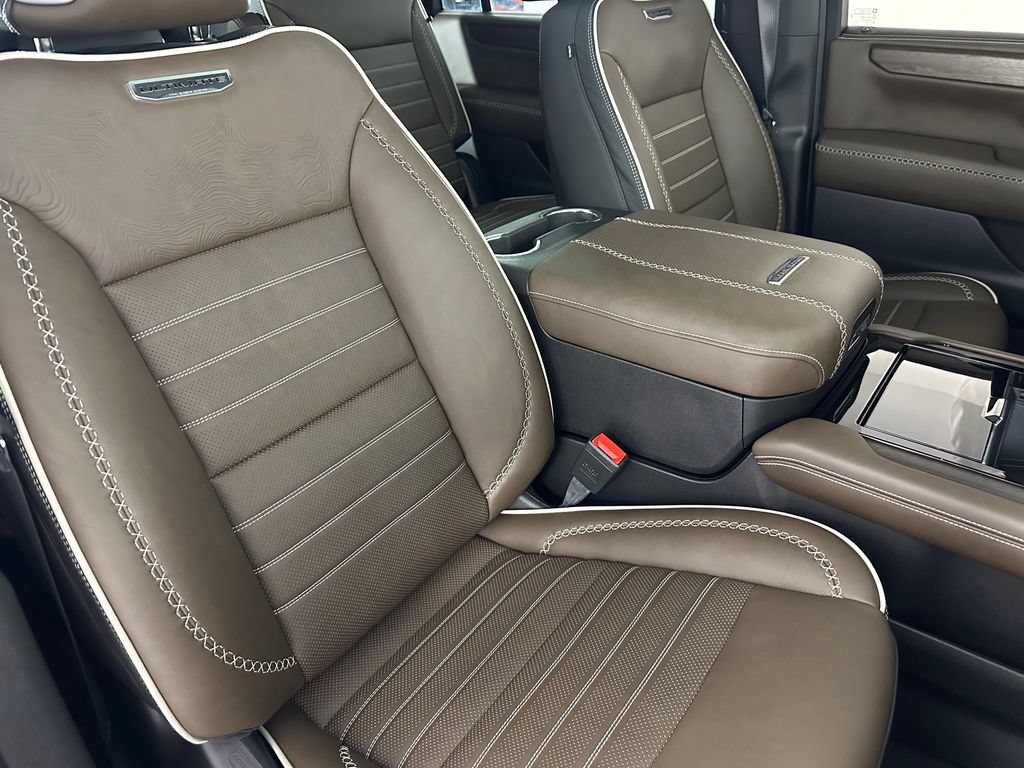 Used 2025 GMC Yukon XL Denali Ultimate AWD/4WD image 34