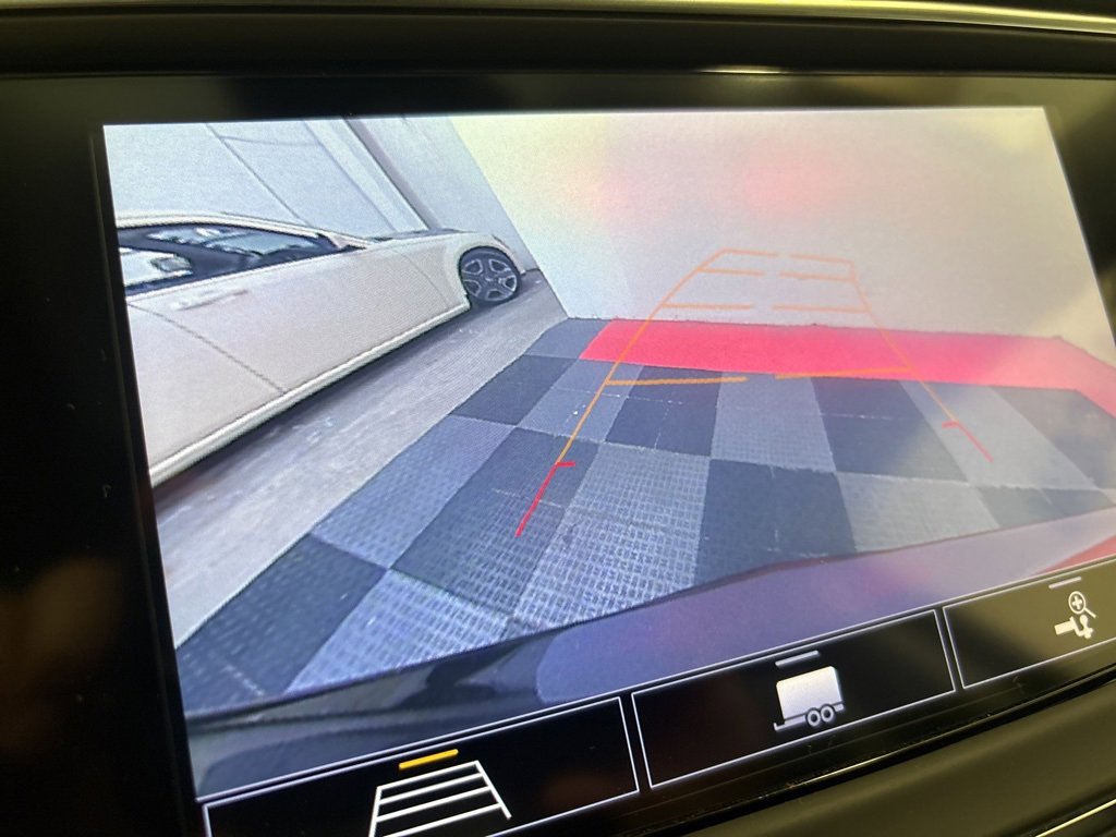 Used 2021 Buick Enclave Premium w/ Sun and Sites Package image 17