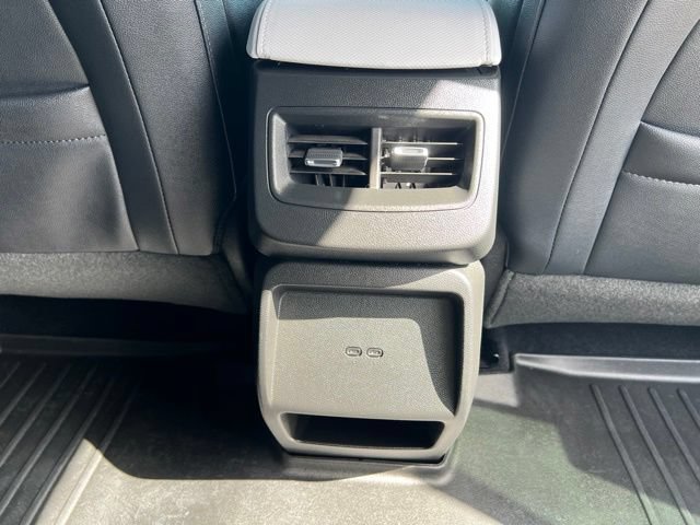 Used 2025 Chevrolet Equinox EV LT FWD image 23