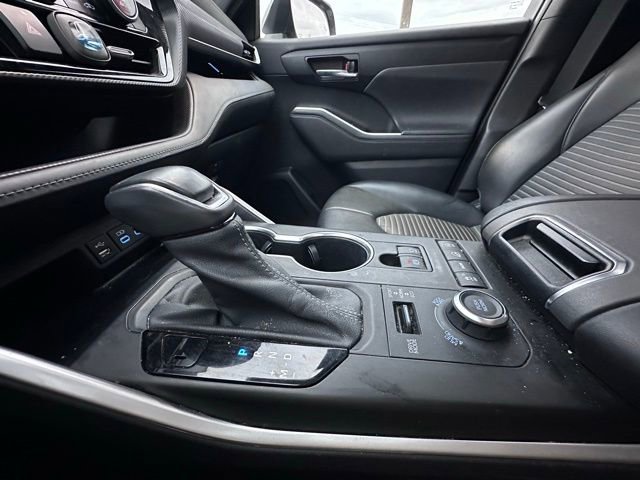 Used 2022 Toyota Highlander XSE image 16