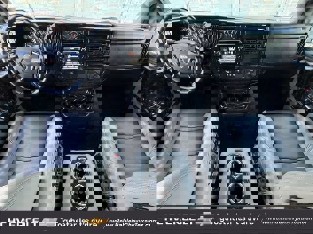 Used 2022 GMC Savana 2500 Extended w/ Enhanced Convenience Package image 12