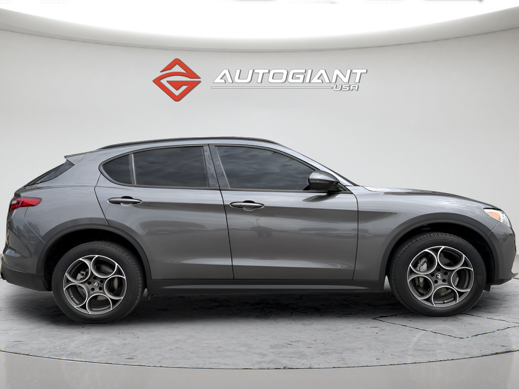 Used 2022 Alfa Romeo Stelvio Sprint RWD image 12