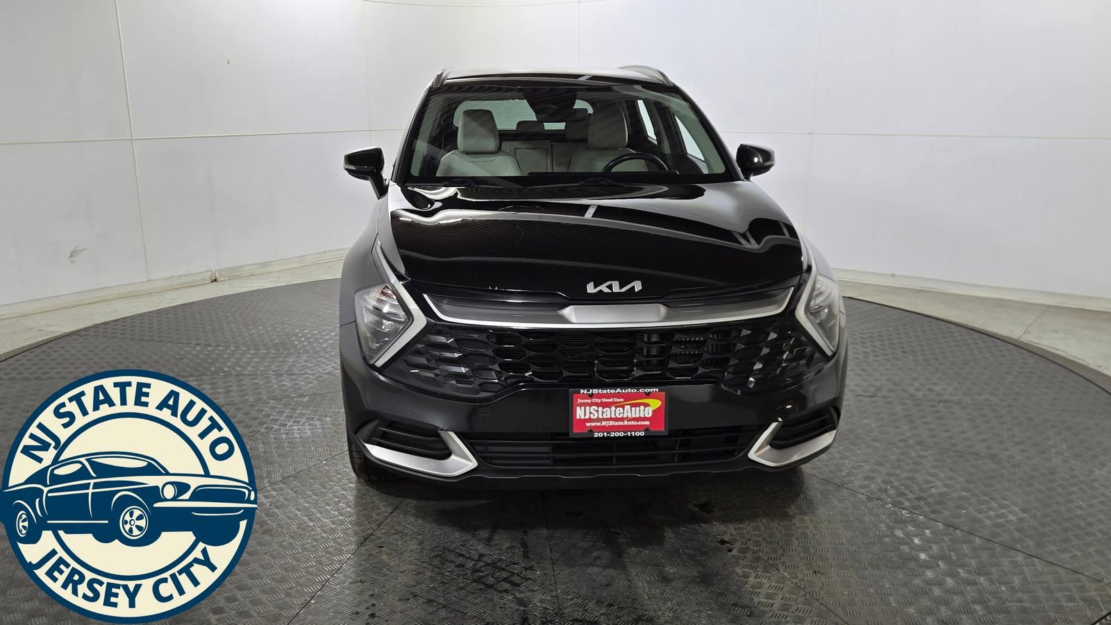 Used 2023 Kia Sportage EX image 2