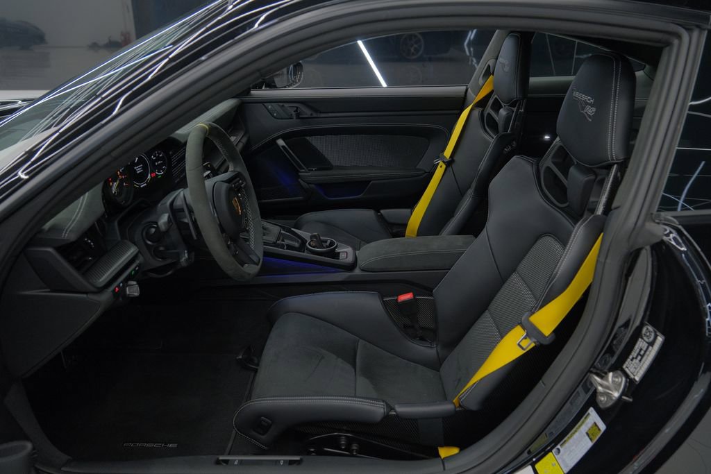 Used 2025 Porsche 911 GT3 RS RWD image 32