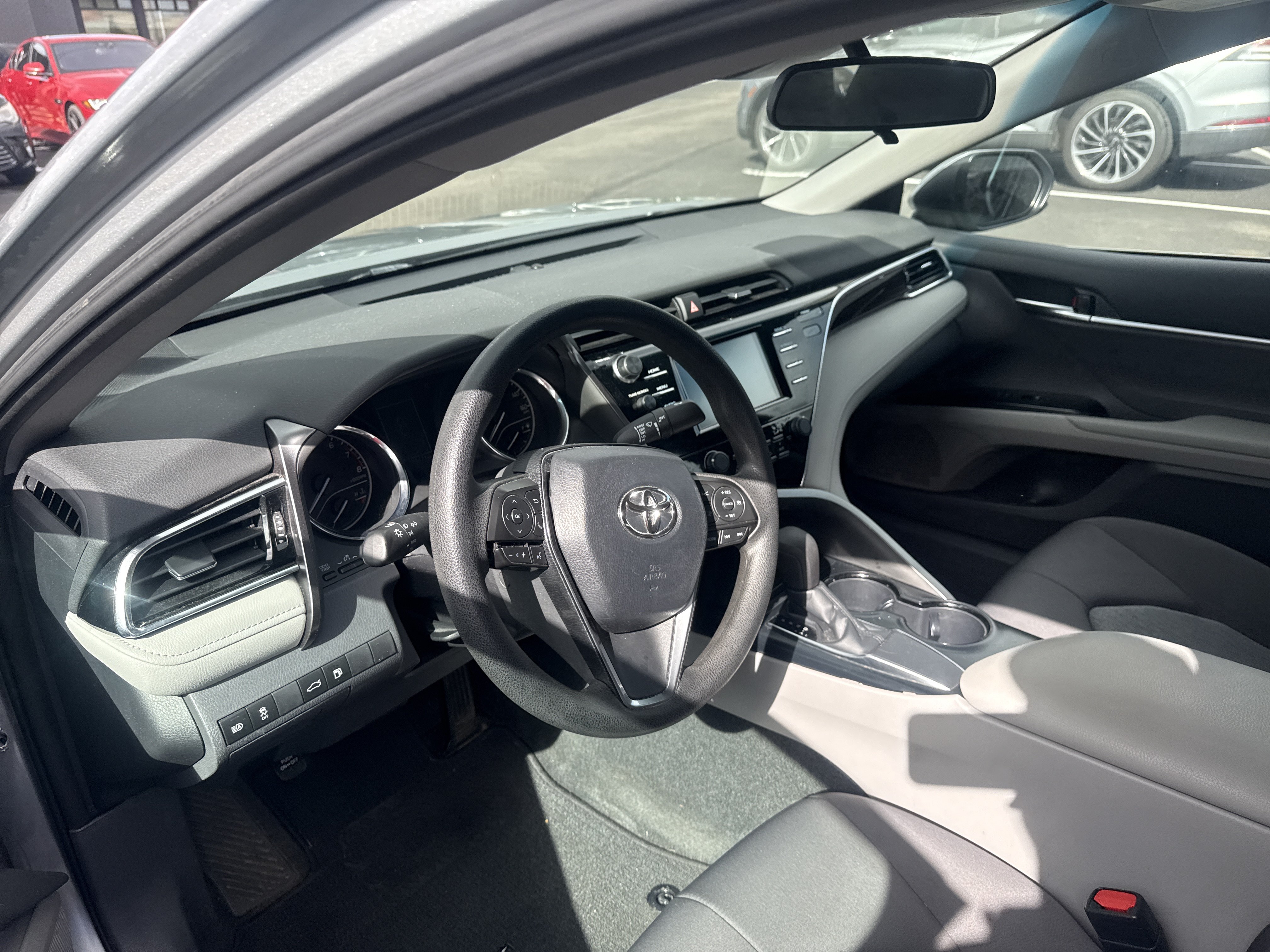 Used 2018 Toyota Camry LE FWD image 7