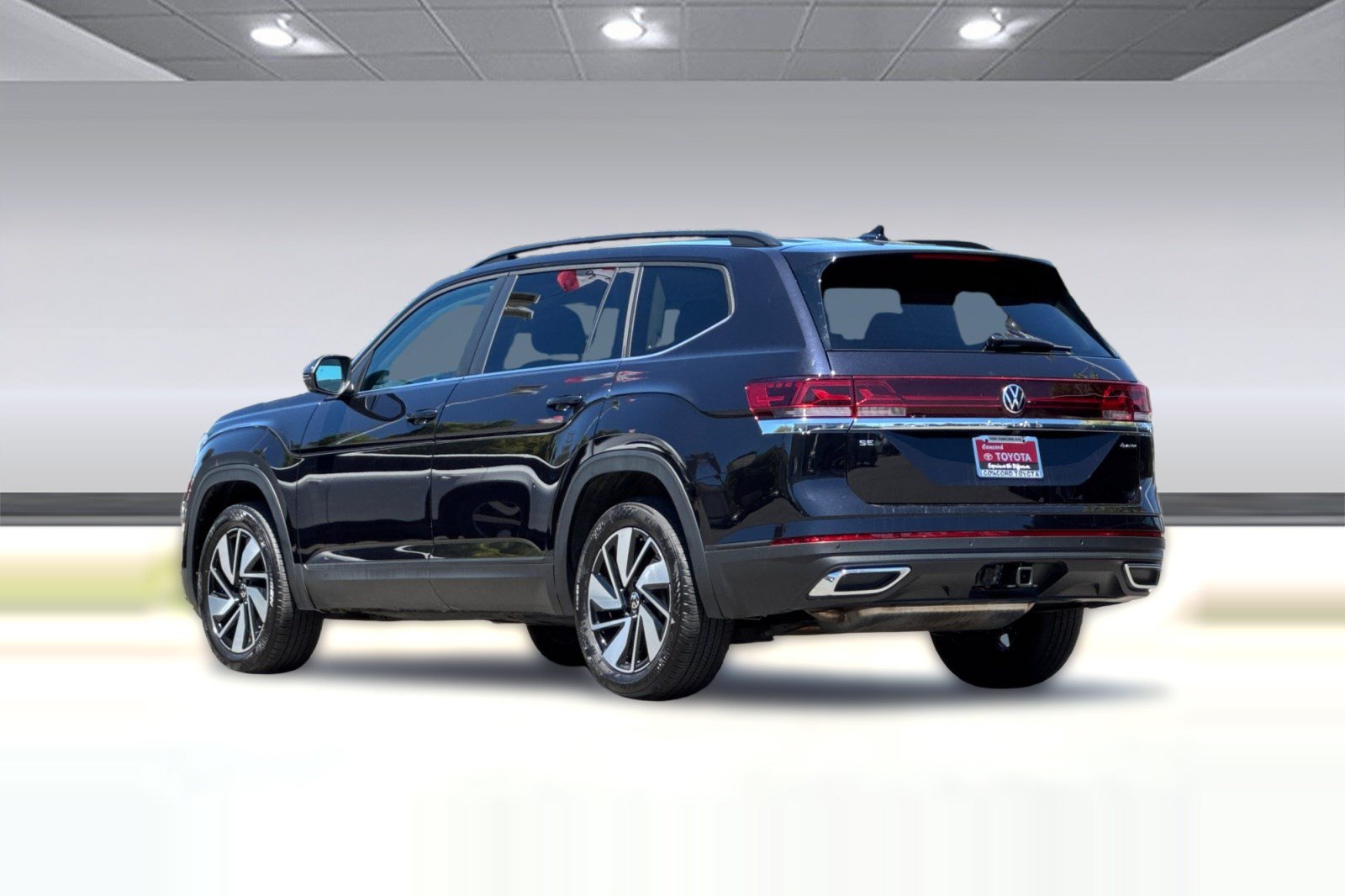 Used 2026 Volkswagen Atlas SE AWD/4WD image 3