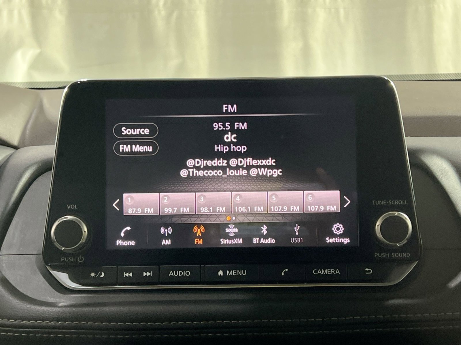 Used 2021 Nissan Rogue SV image 18