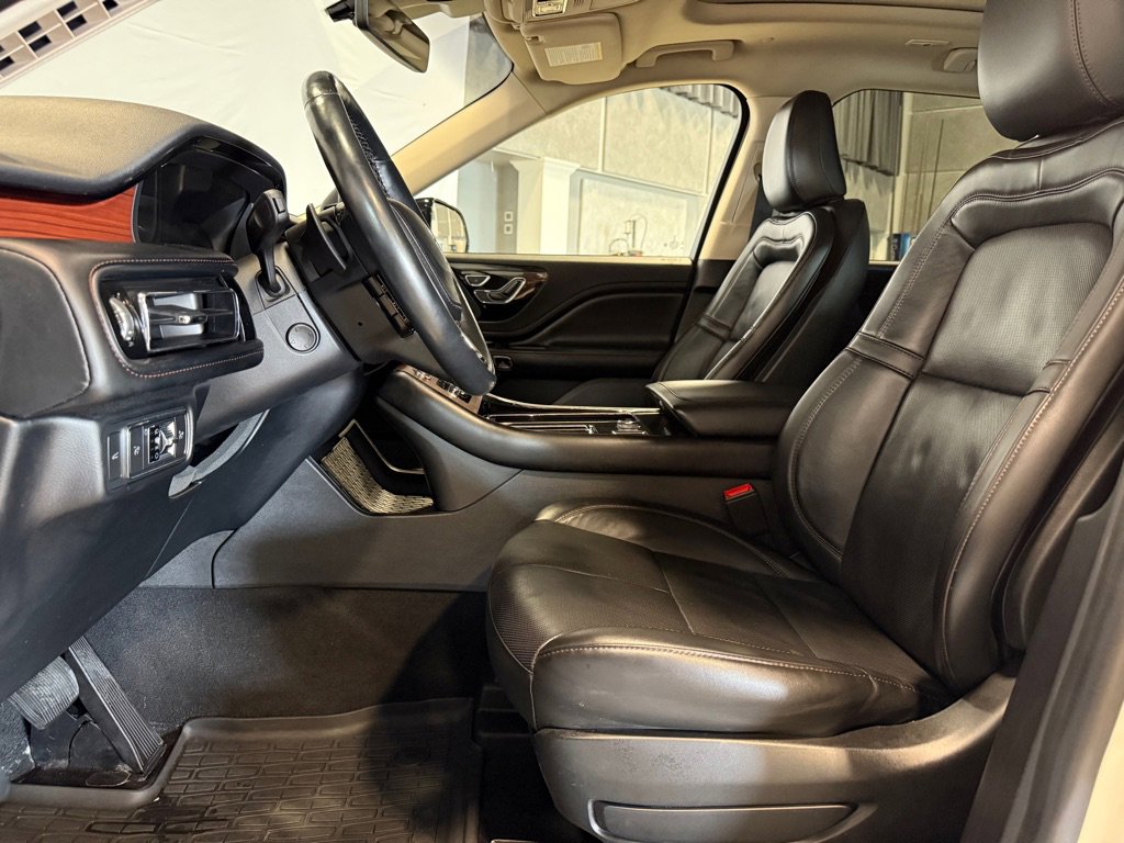 Used 2023 Lincoln Aviator Reserve w/ Elements Package Plus image 13
