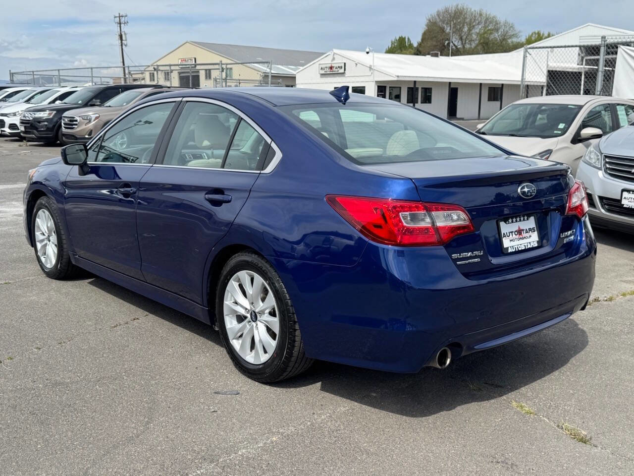 Used 2017 Subaru Legacy 2.5i Premium AWD/4WD image 3