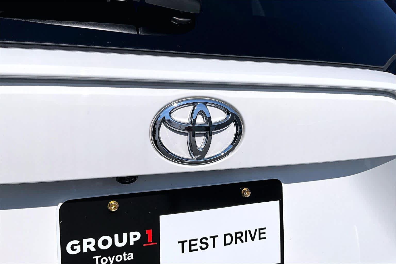 Certified 2024 Toyota RAV4 XLE FWD image 31