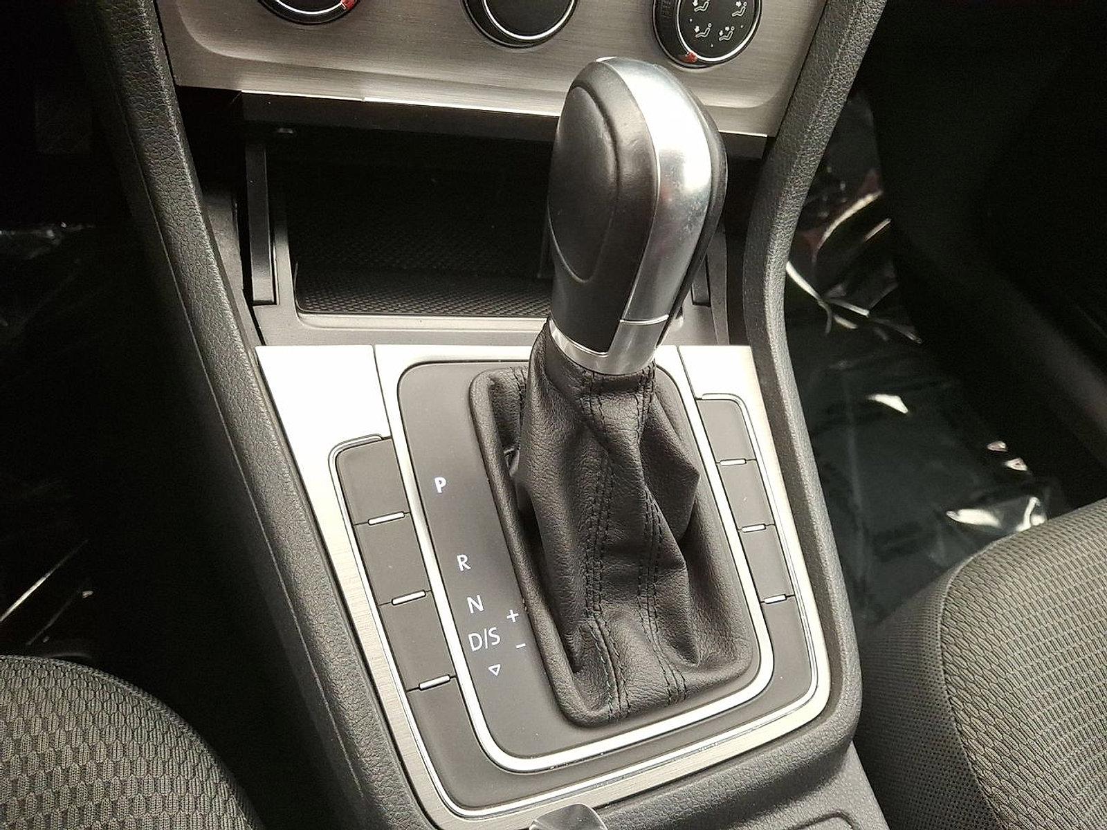 Used 2016 Volkswagen Golf S image 12