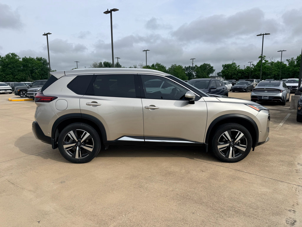 Used 2023 Nissan Rogue Platinum FWD image 4