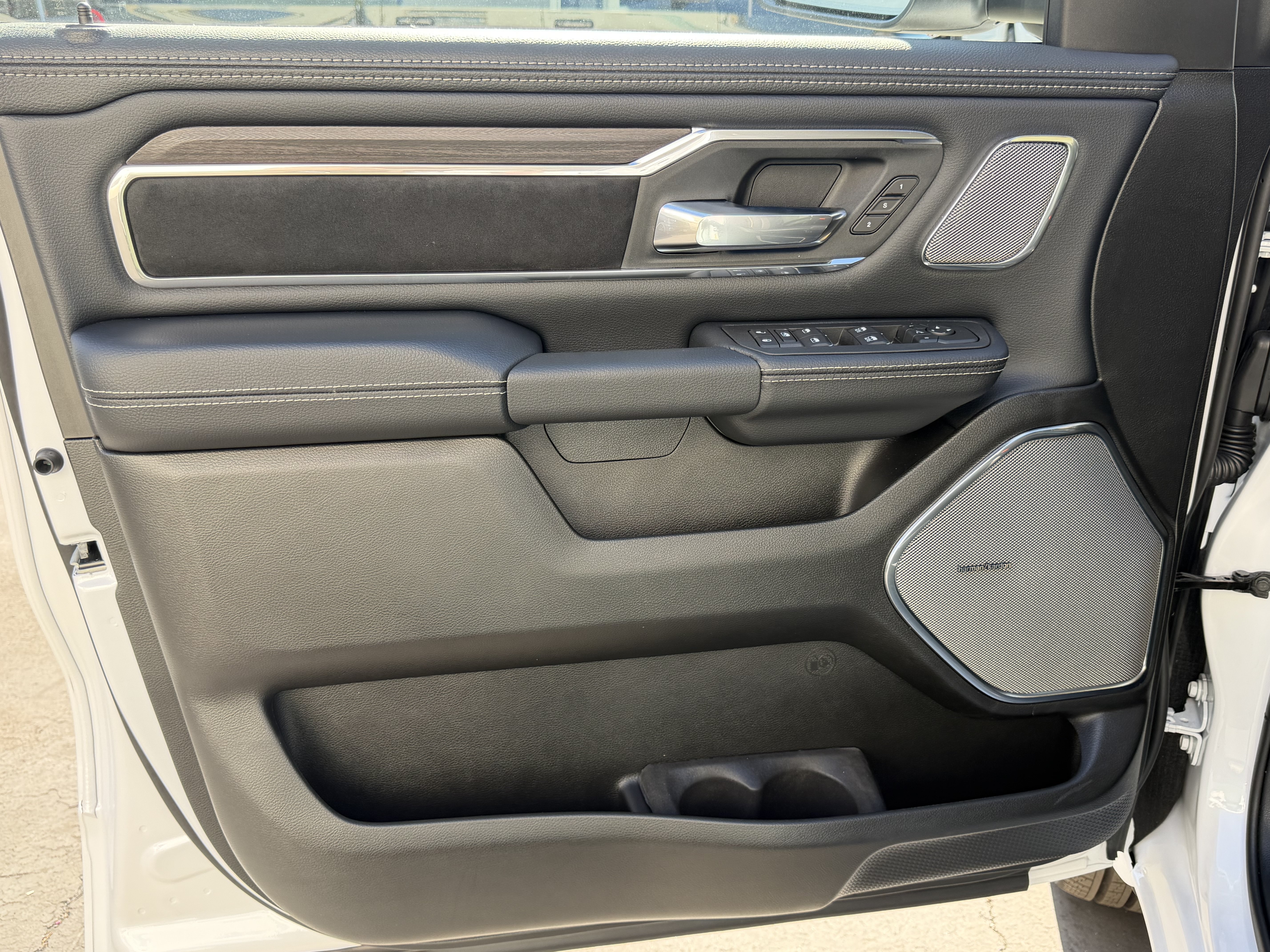 New 2026 RAM 1500 Laramie w/ Night Edition AWD/4WD image 18