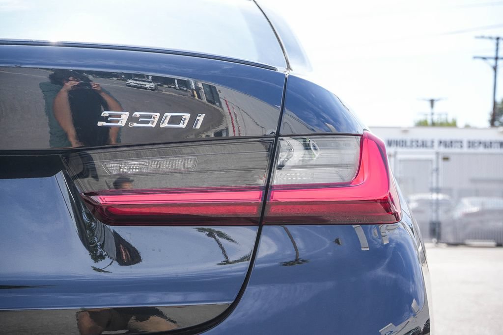 New 2026 BMW 330i xDrive Sedan w/ M Sport Package AWD/4WD image 7