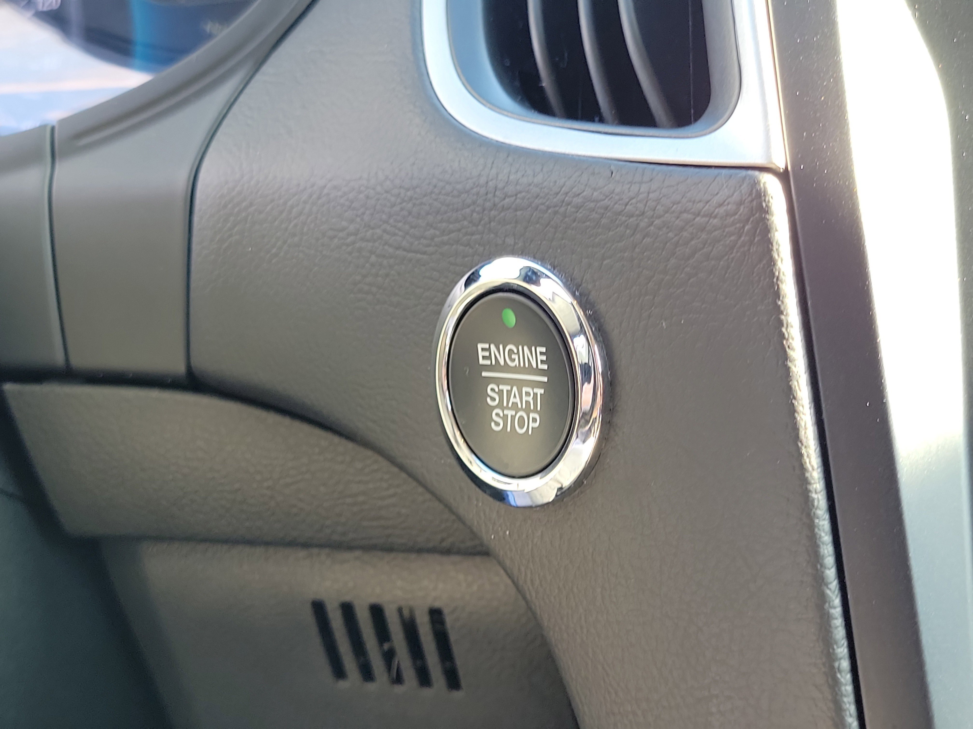 Used 2024 Ford Edge SEL image 28