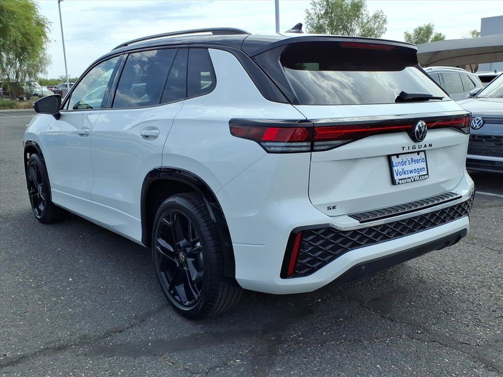 New 2026 Volkswagen Tiguan SE R-Line image 3