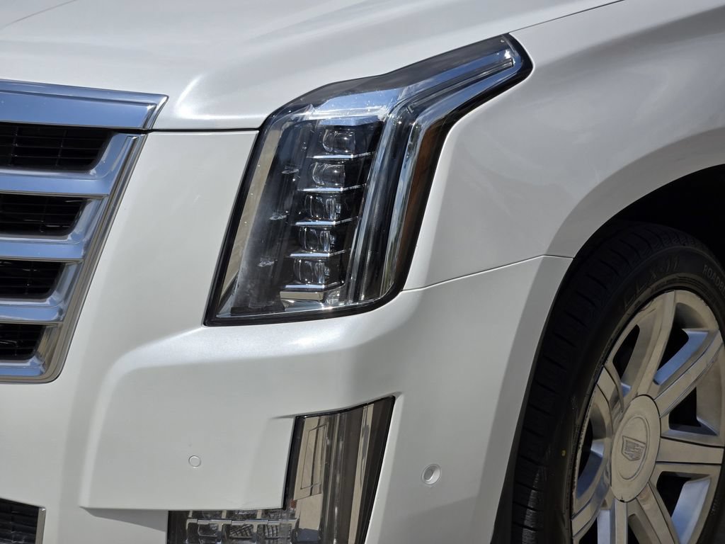 Used 2017 Cadillac Escalade Luxury RWD image 6