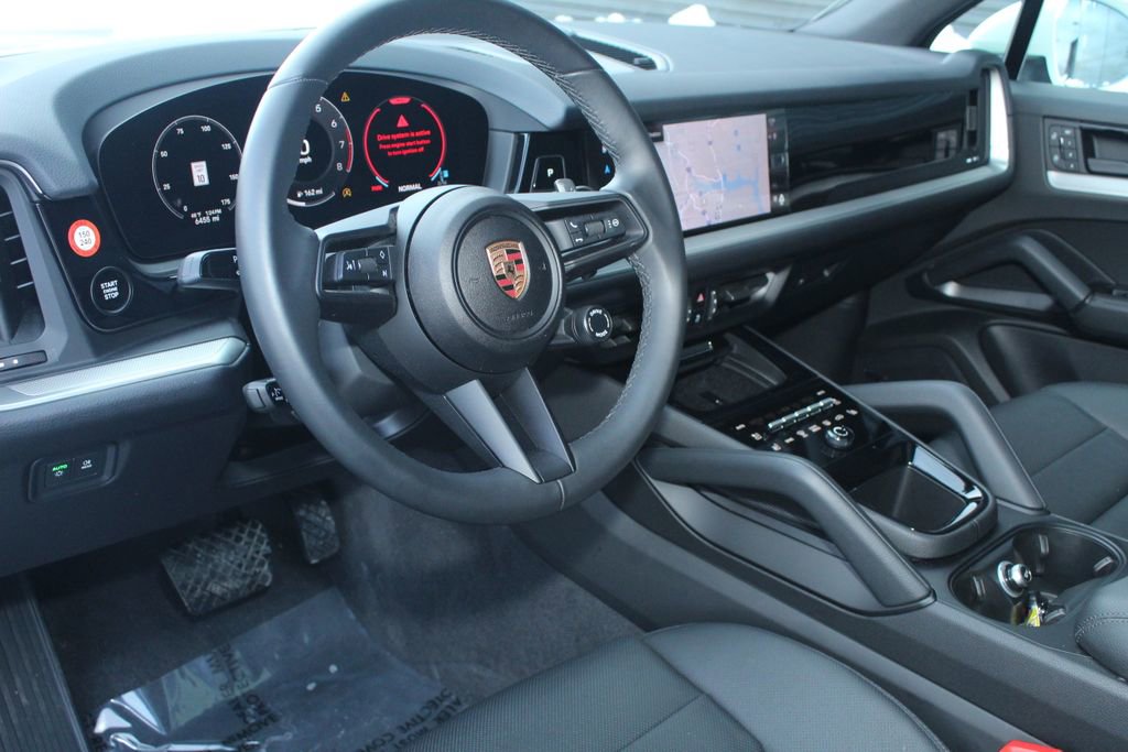 Certified 2025 Porsche Cayenne image 4