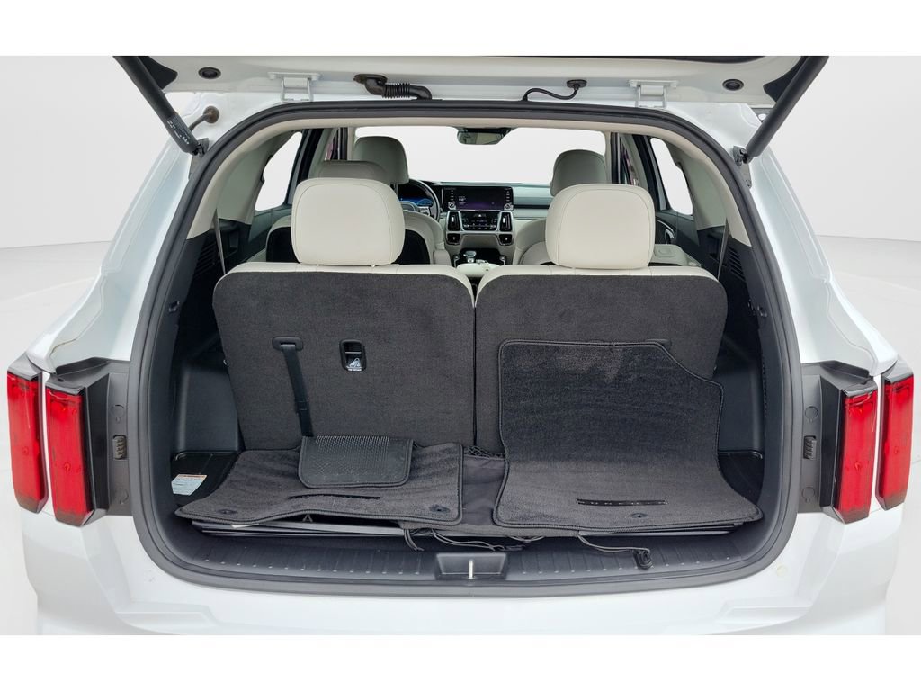 Used 2023 Kia Sorento SX image 9