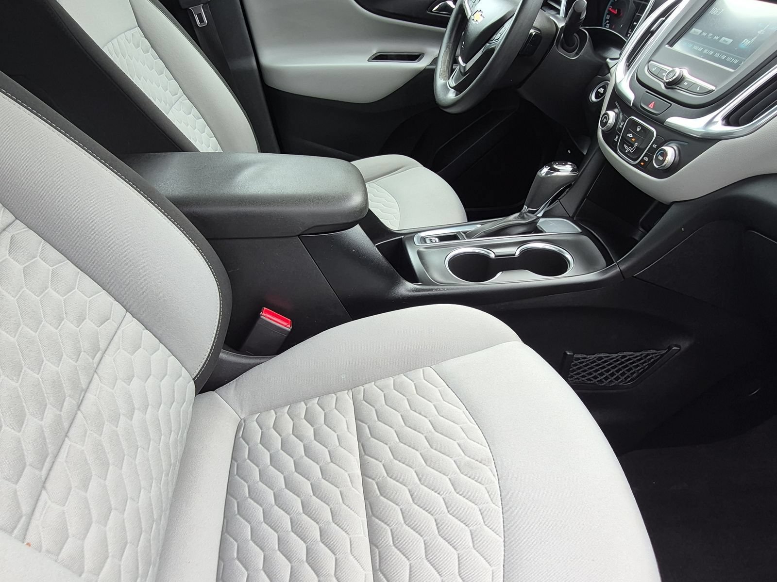 Used 2018 Chevrolet Equinox LS FWD image 21