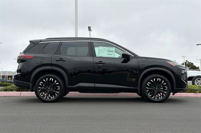 New 2026 Nissan Rogue Dark Armor FWD image 3