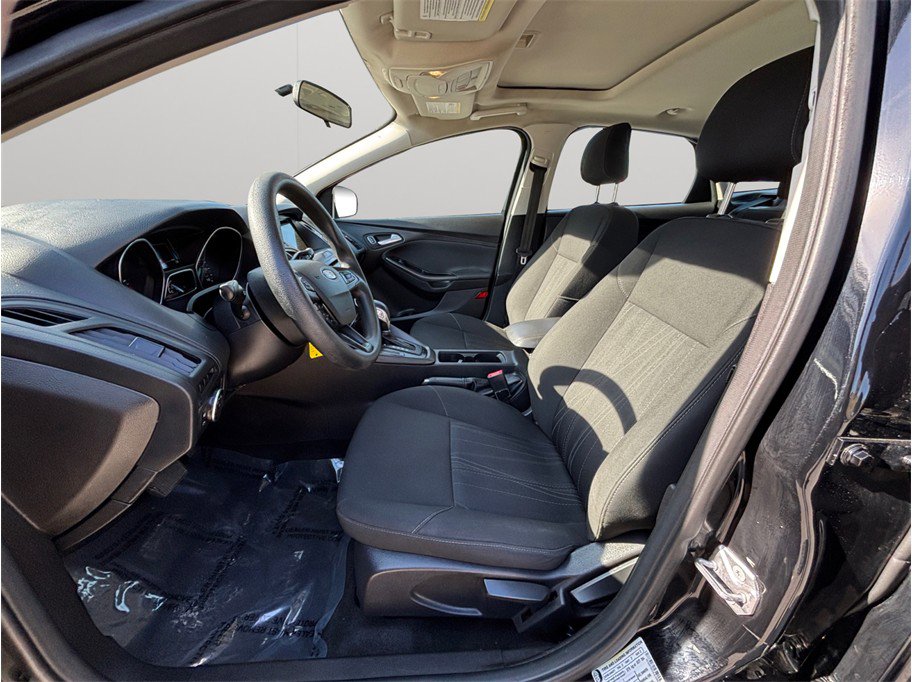 Used 2018 Ford Focus SEL FWD image 2