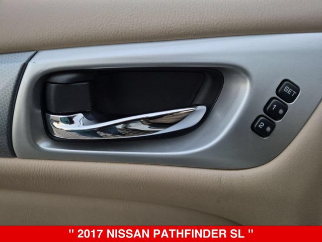 Used 2017 Nissan Pathfinder SL w/ SL Premium Package AWD/4WD image 12